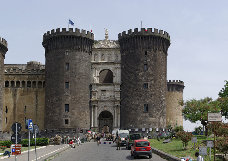Naples, en.wikipedia.org