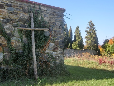 Hřbitovní zeď-Levý Hradec