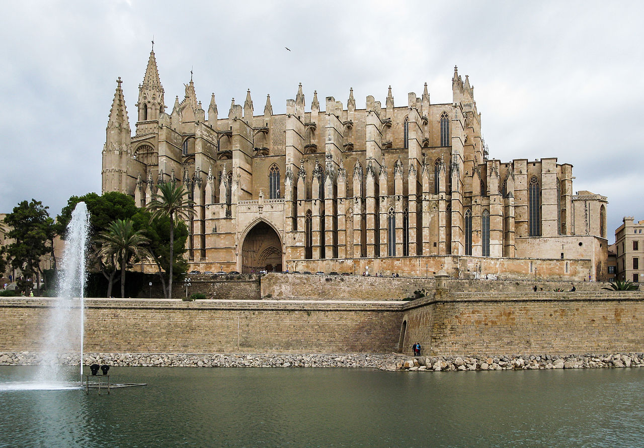 katedrála ve městě Palma de Mallorca, zdroj: Wikipedie.org