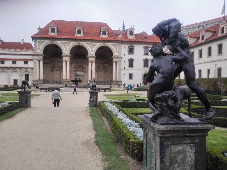 Valdštejnský palác