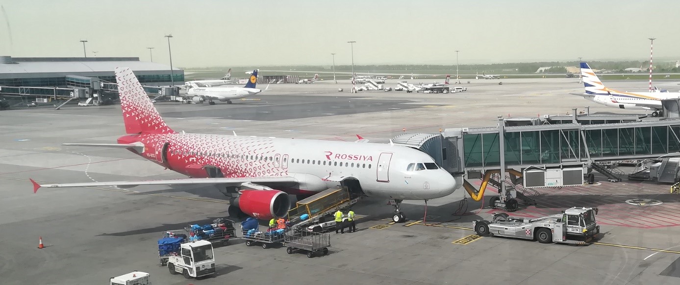 Letoun letecké společnosti Rossiya na pražském letišti 