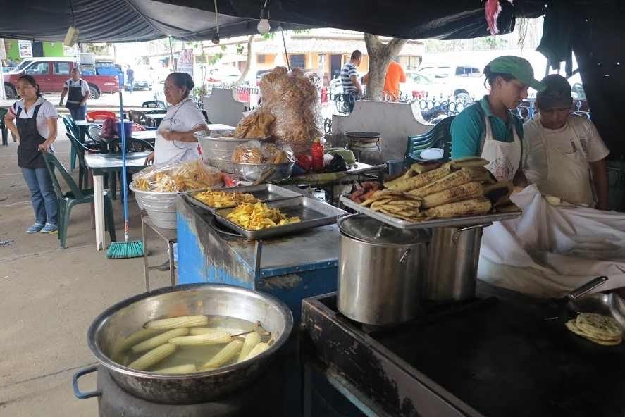 trh s jídlem Ataco